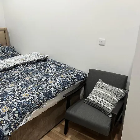 La Vie - Entire Apartment - Next To Central District Elizabeth Line Tube Station - Near Central London & Wembley Ealing Extérieur photo
