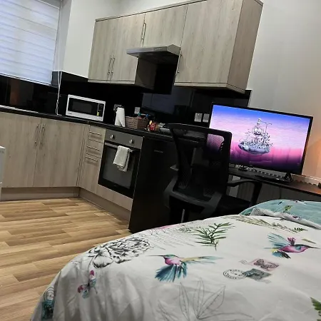 La Vie - Entire Apartment - Next To Central District Elizabeth Line Tube Station - Near Central London & Wembley Ealing Extérieur photo