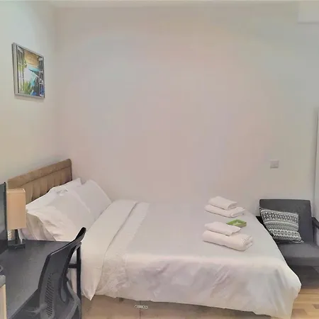 La Vie - Entire Apartment - Next To Central District Elizabeth Line Tube Station - Near Central London & Wembley Ealing Extérieur photo