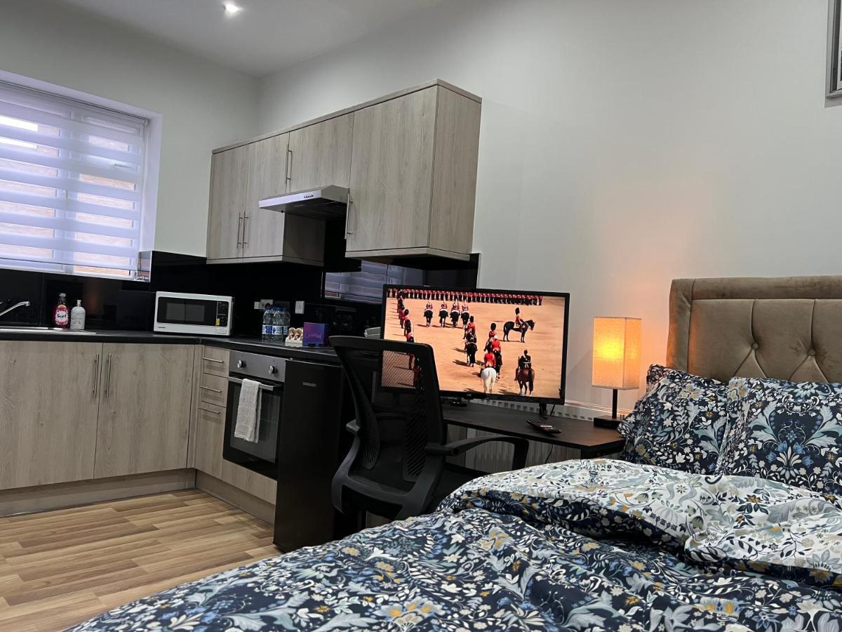 Appartement La Vie - Entire - Next To District Elizabeth Line Tube Station - Near London & Wembley *