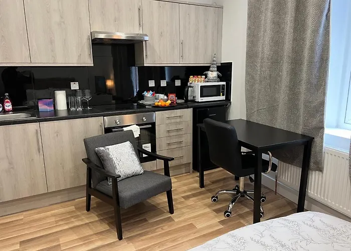 La Vie - Entire Apartment - Next To Central District Elizabeth Line Tube Station - Near Central London & Wembley